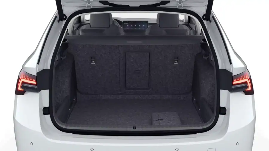 Renting Empresas Skoda OCTAVIA Combi1.5 TSI DSG MHEV Selection Blanco luna, Gris Graphite, Plata Brillante