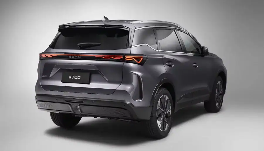 Renting Empresas Ebro S7001.6 TGDI Luxury 7 DCT Gris, Blanco / Negro