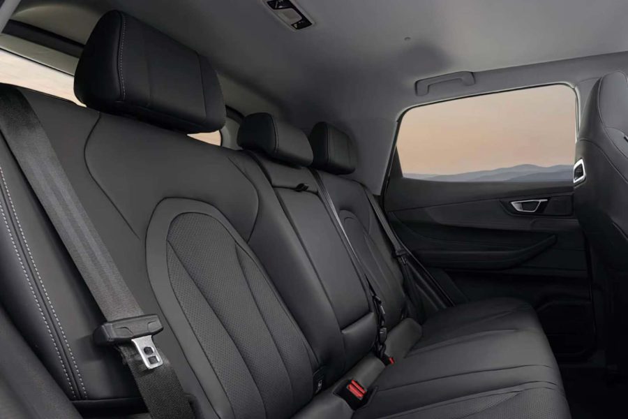 Renting Empresas Ebro S4001.5 DHE HEV Excellence CVT Blanco Khaki, Gris Phantom