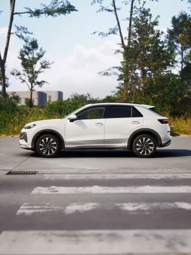 Renting Empresas Volkswagen T-Roc1.5 eTSI 85kW DSG MAS Blanco Punto, Gris Lobo