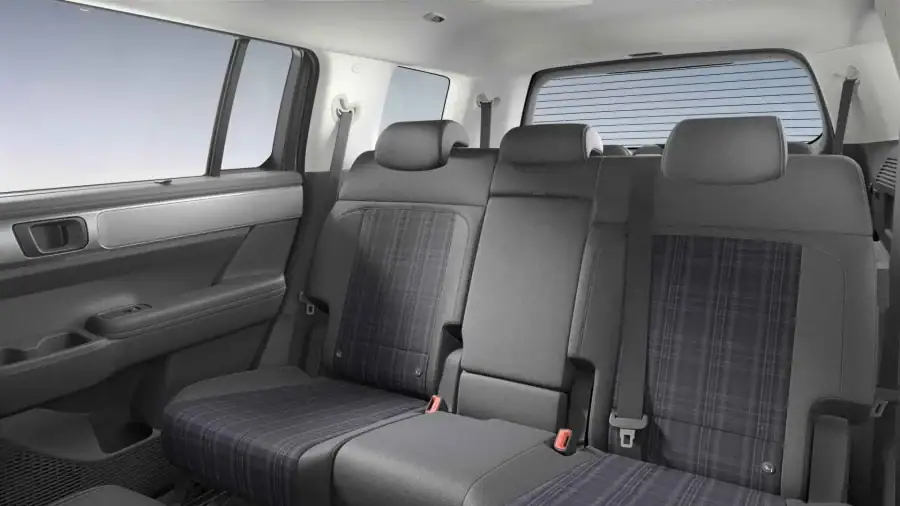 Renting Empresas Hyundai Santa Fe1.6T PHEV 4X4 AT Maxx White Cream