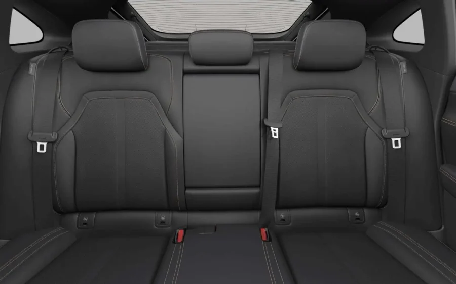 Renting Empresas Mazda 6eEV Takumi Blanco