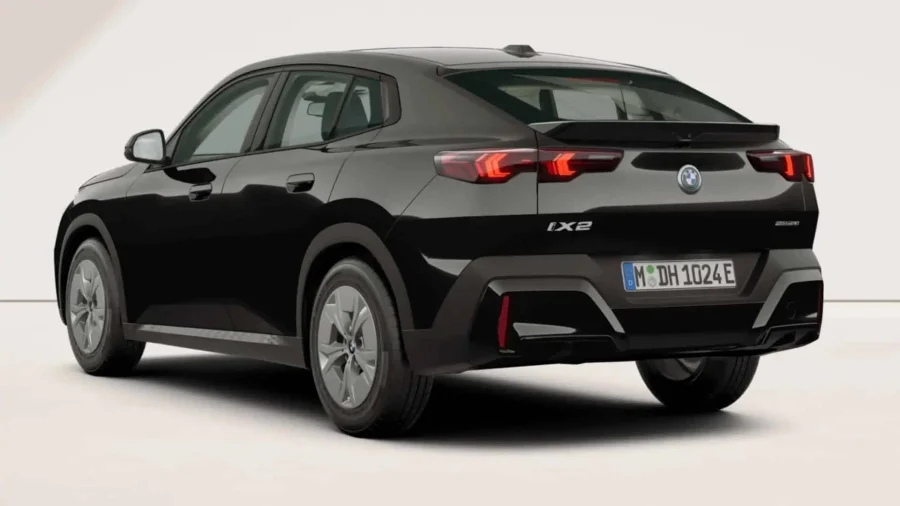 Renting Empresas BMW iX2eDrive20 Black Solid