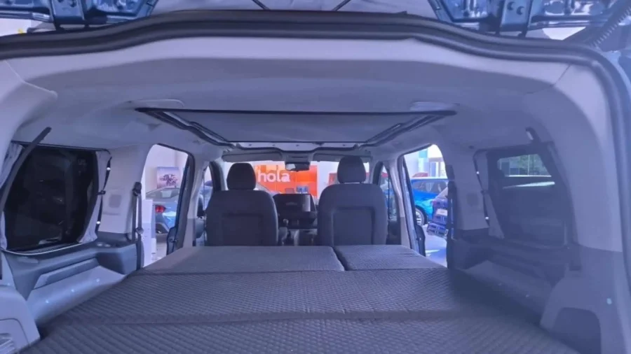 Renting Empresas Ford TransitCustom Kombi 2.0 EcoBlue 320 L1 Trend CAMPERIZADA Magnetic