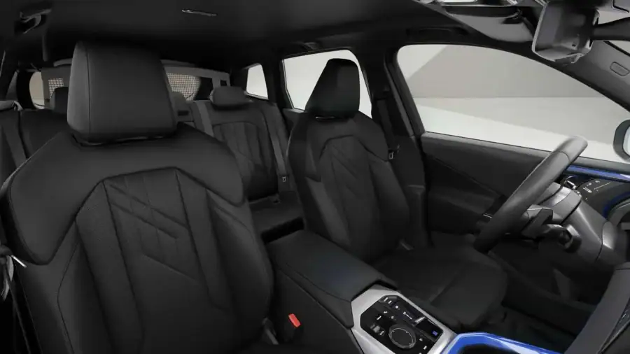 Renting Empresas BMW X320d xDrive M Sport Arctic Race Blue, Black Sapphire