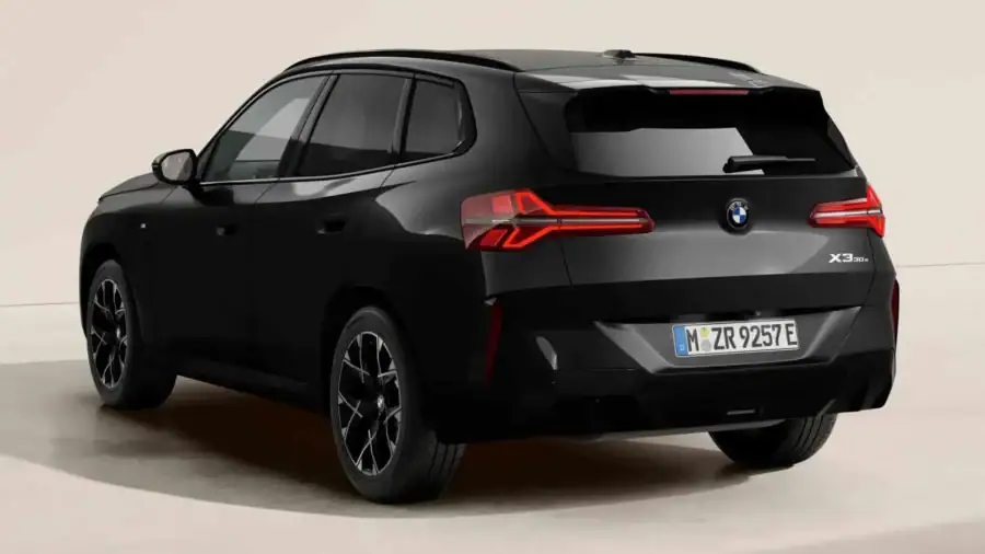 Renting Empresas BMW X330e xDrive M Sport Black Sapphire, Arctic Race Blue