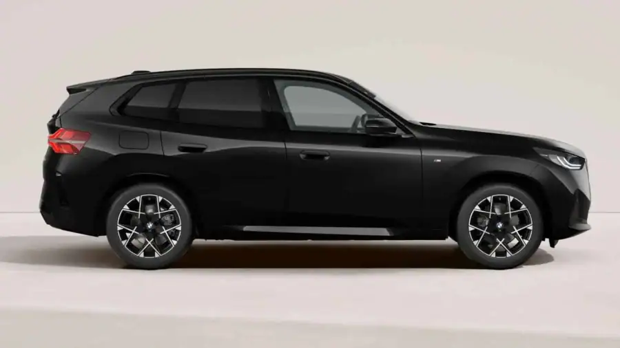 Renting Empresas BMW X330e xDrive M Sport Black Sapphire, Arctic Race Blue