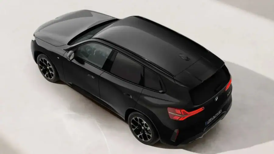 Renting Empresas BMW X330e xDrive M Sport Black Sapphire, Arctic Race Blue