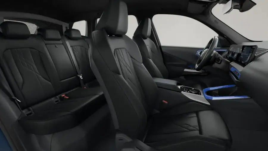 Renting Empresas BMW X320d xDrive M Sport Arctic Race Blue, Black Sapphire