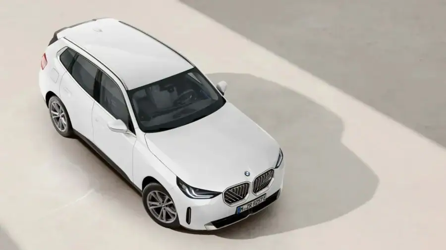Renting Empresas BMW X330e xDrive Alpine White