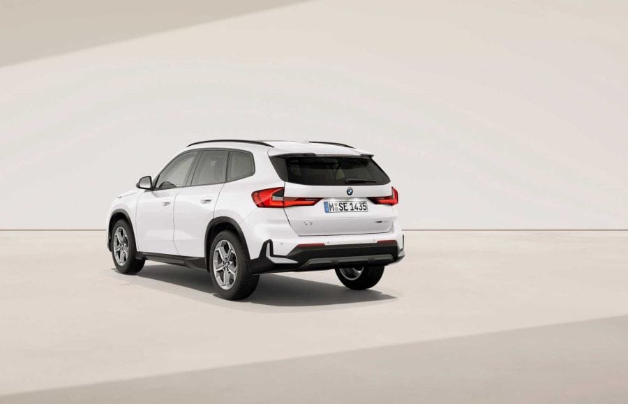 Renting Empresas BMW X1sDrive 20d Mineral White, Night Dusk Blue