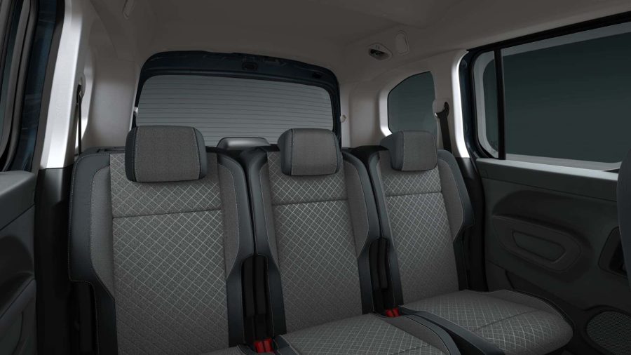 Renting Empresas Opel Combo1.5 TD S/S AT8 Ultimate Kiama Blue